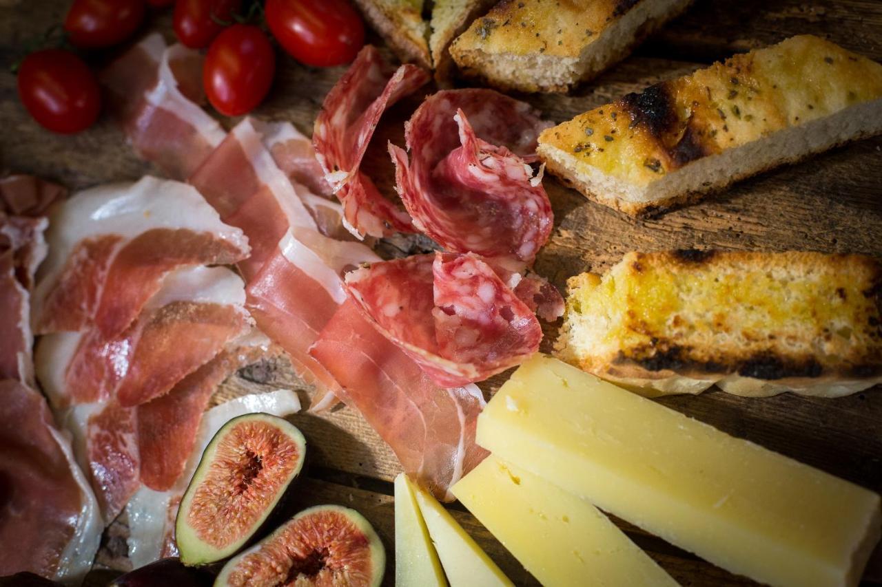 Locanda Dell'Oleificio Mezzane di Sotto Bagian luar foto