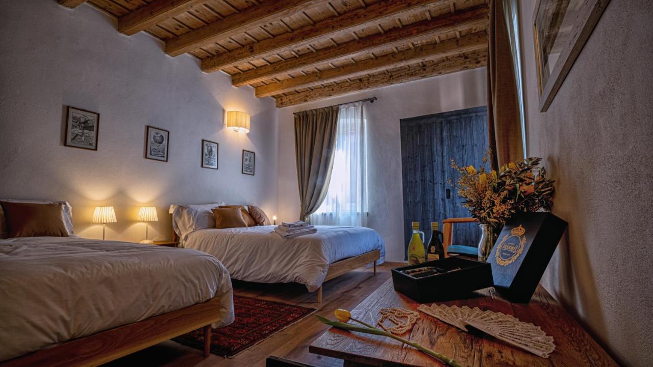 Locanda Dell'Oleificio Mezzane di Sotto Bagian luar foto