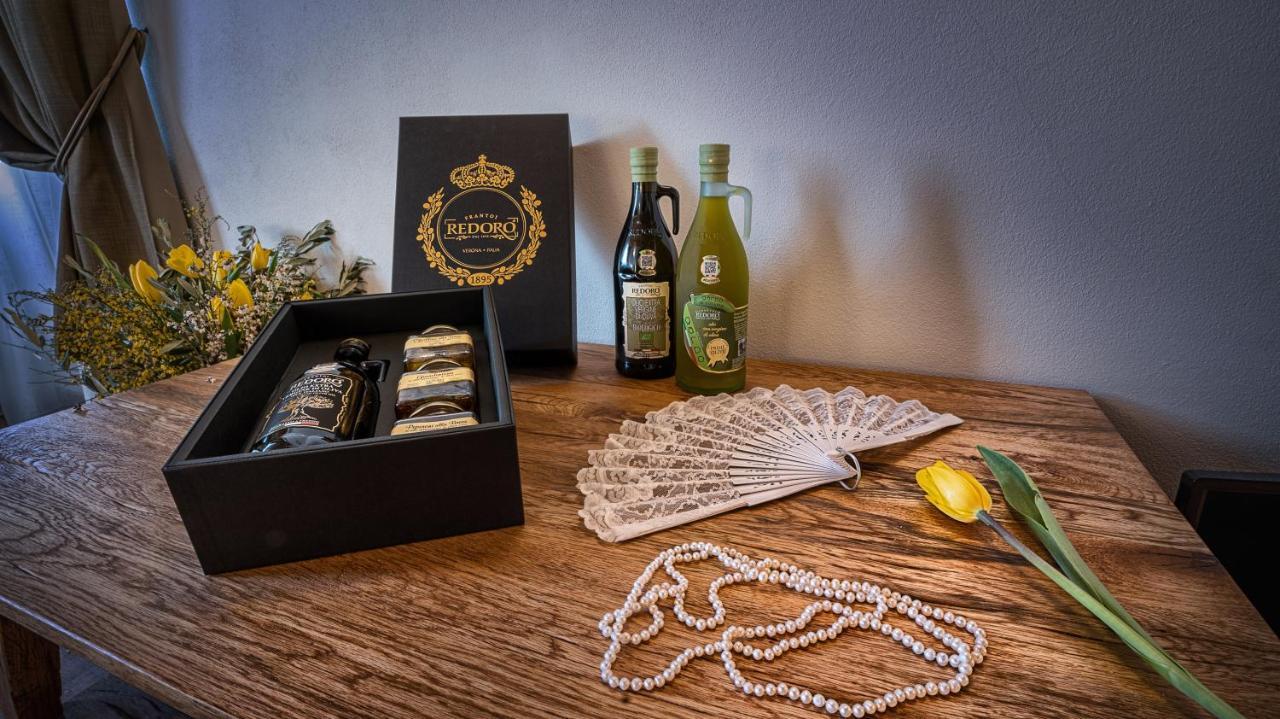 Locanda Dell'Oleificio Mezzane di Sotto Bagian luar foto